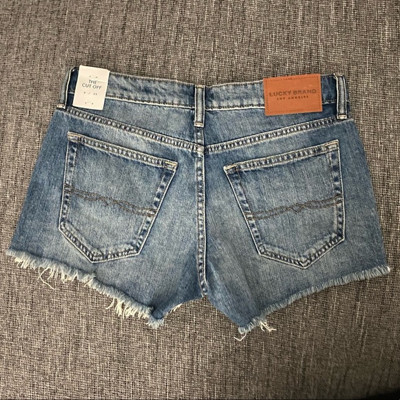 Lucky Brand The Cut Off denim shorts with button fly & frayed hem NEW - Picture 2 of 3
